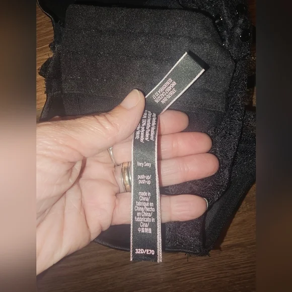 VICTORIA SECRET SZ 32D VERY SEXY PUSHUP BRA BLACK LACE - Picture 3 of 5